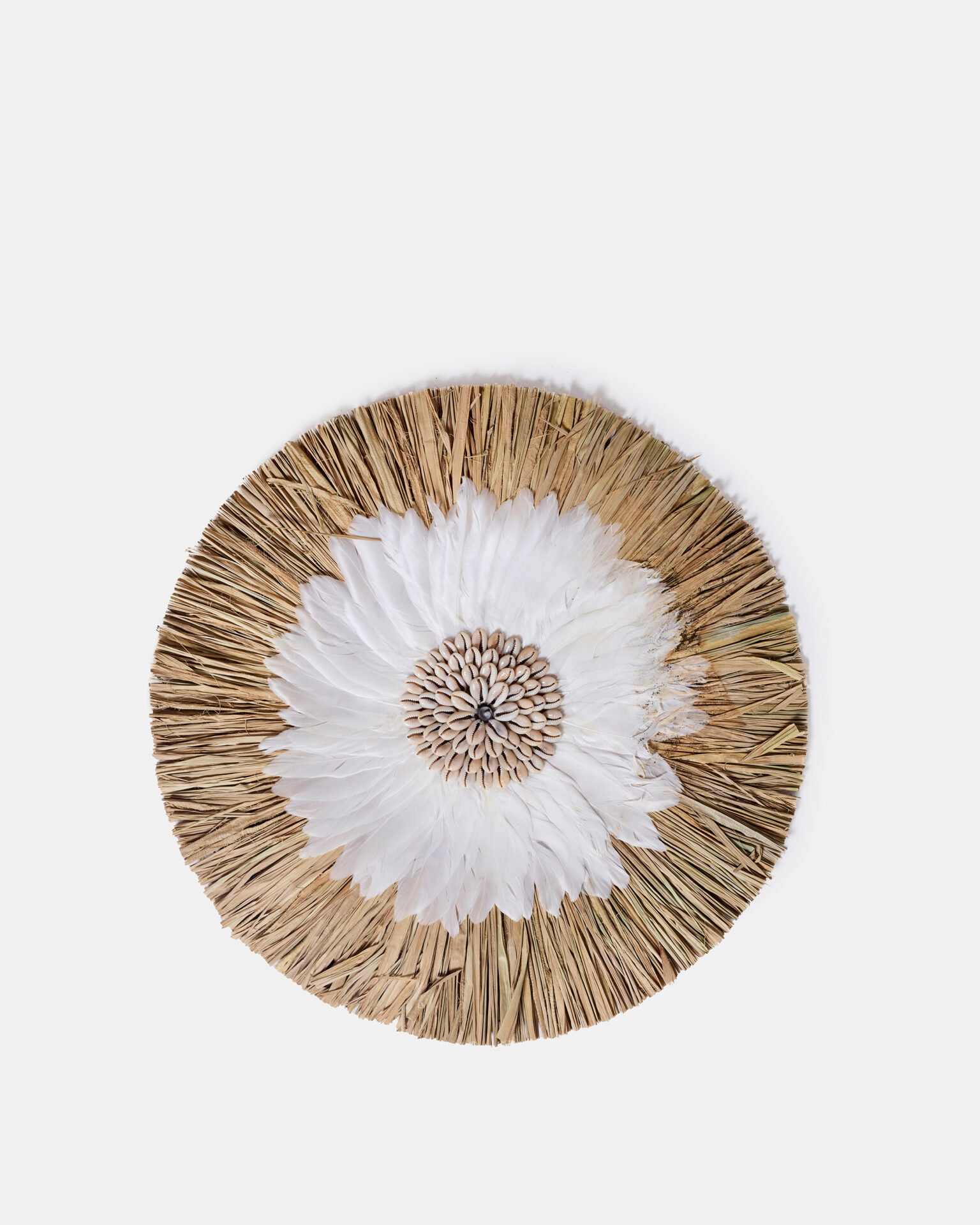 2025-12-02-DesignTrip-Day021427 Algian wall decoration made of seagrass, feathers and seashells - Image 1