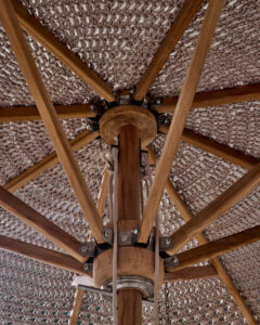 Beige synthetic macramé parasol - Image 3