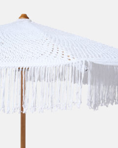 White synthetic macramé parasol - Image 3
