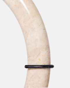 White marble rings on a base - Image 5