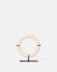 White marble rings on a base - Image 4